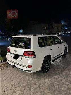 تۆیۆتا لاند کروزەر